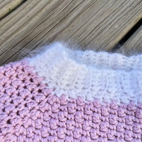 Gorgeous Handmade Girl's Pink And White Pullover Sweater Size 4-5 T - Picture 4 of 8